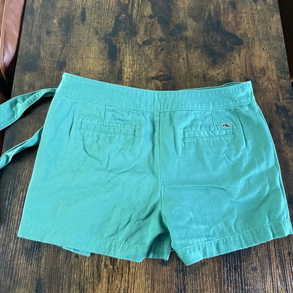 Vineyard Vines blue/green skort  - Picture 8 of 10